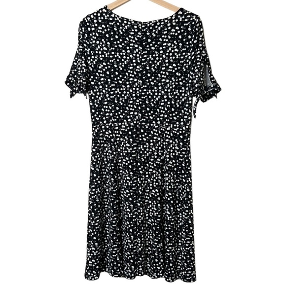 TALBOTS Petite Black White Floral Print Fit And Flare Short Sleeve Dress US MP - Picture 3 of 9